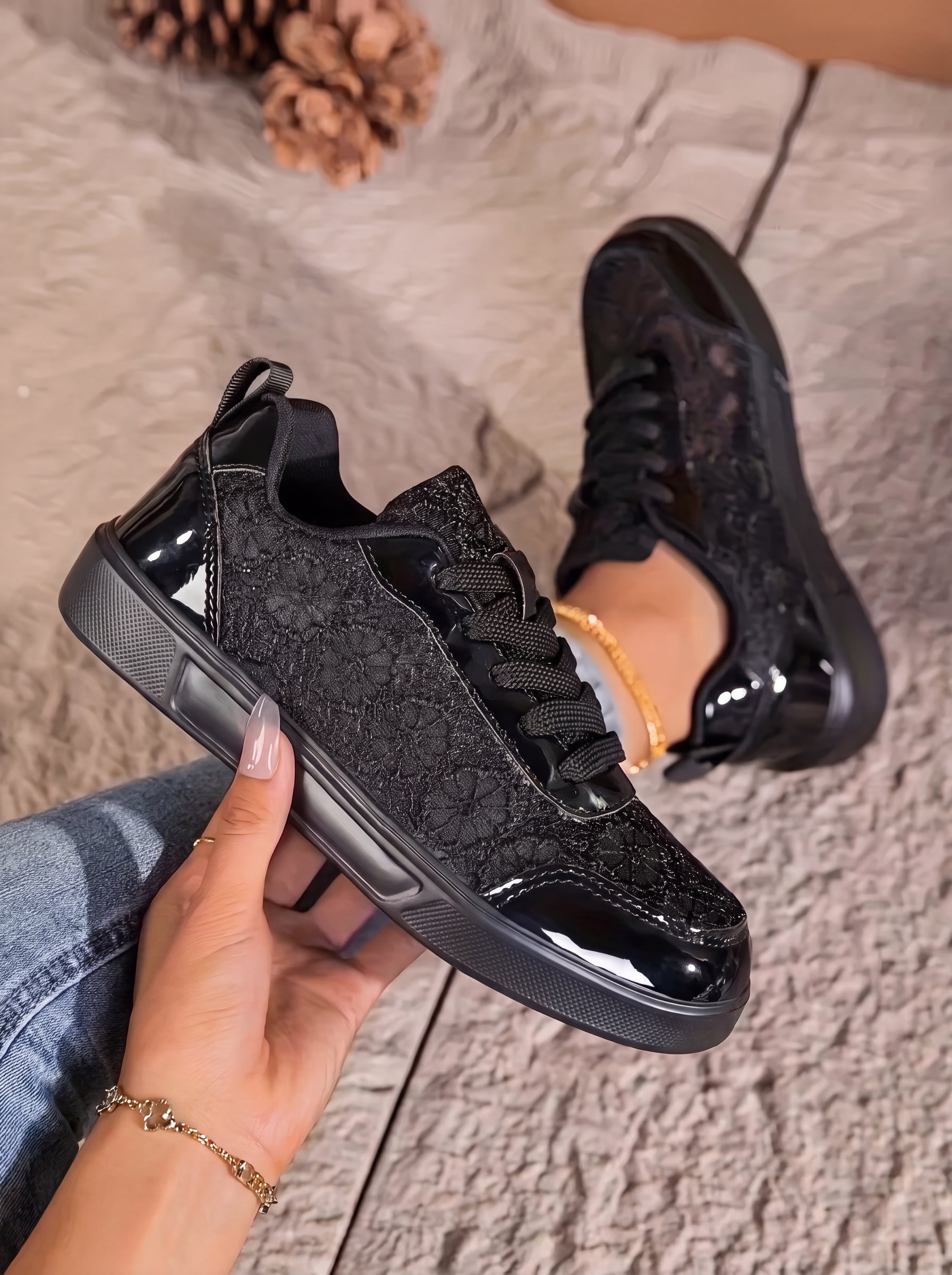 Alfonsina | Sneakers con pizzo floreale
