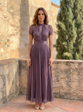 Rosaria | Abito Lungo Viola con Scollo a Chiave, Bordo in Pizzo di Chiffon